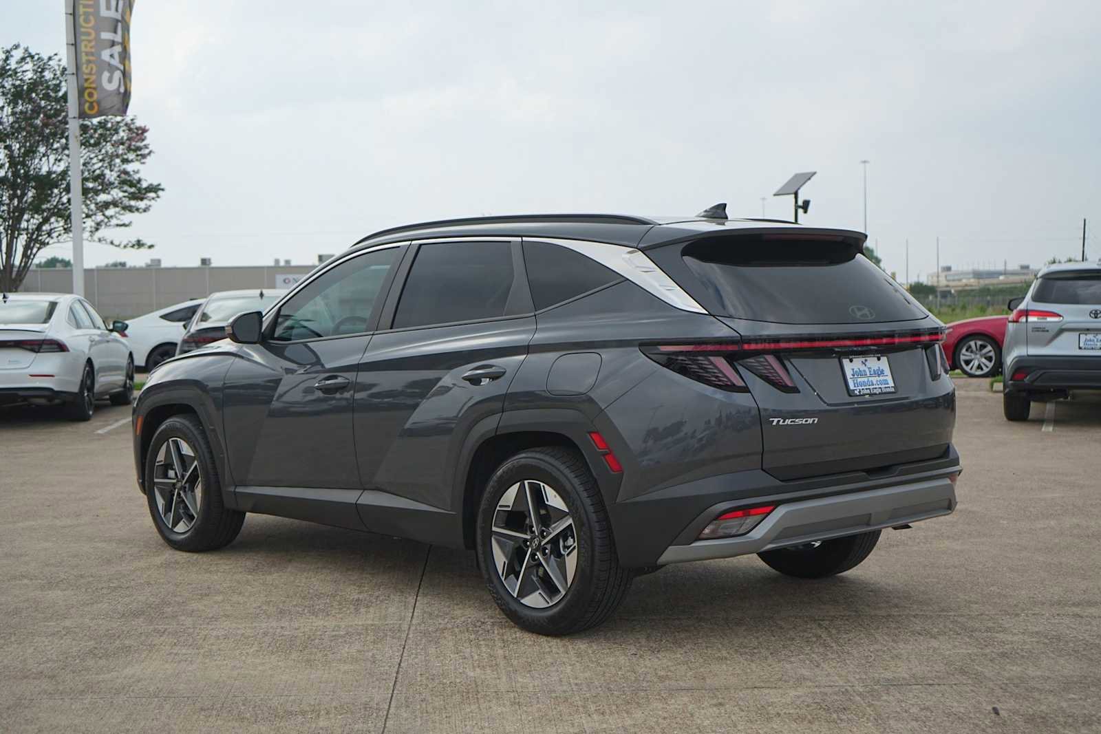 Used 2025 Hyundai Tucson SEL FWD image 4