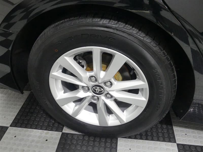 Used 2025 Toyota Camry LE image 17