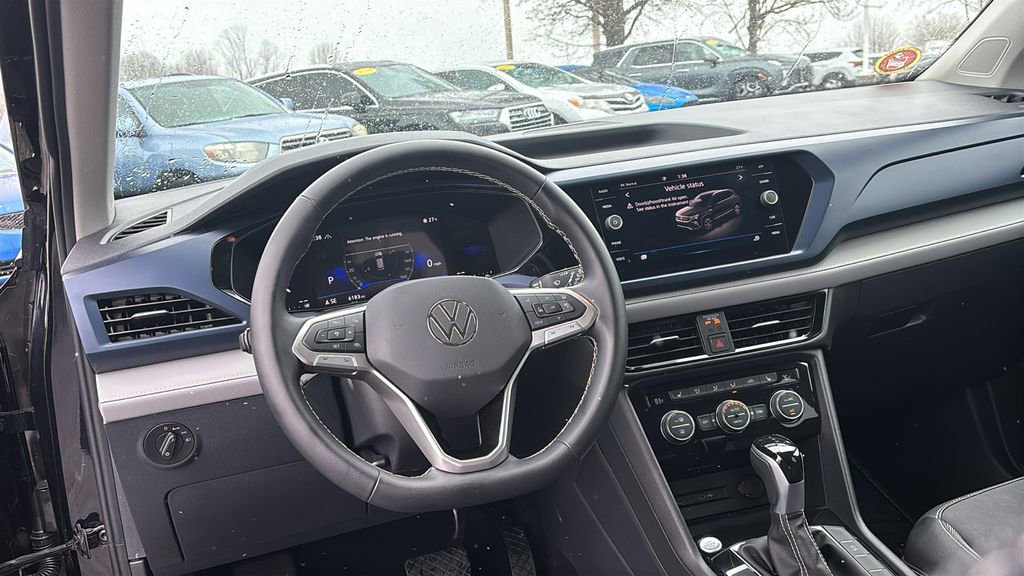 Used 2024 Volkswagen Taos SE image 13