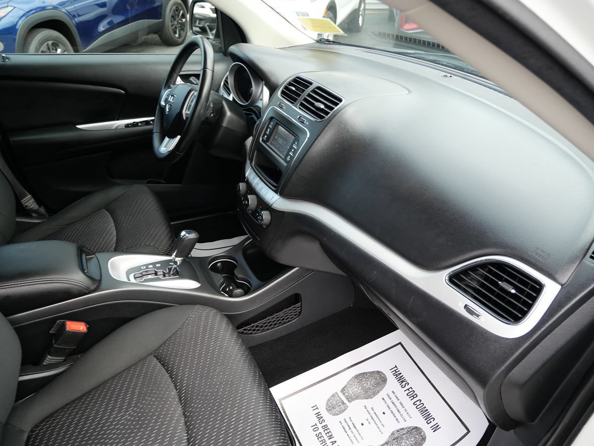 Used 2019 Dodge Journey SE w/ Connectivity Group FWD image 30