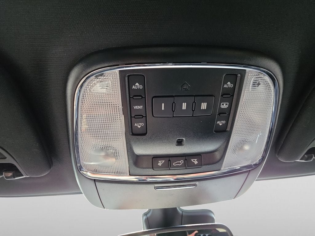 Used 2019 Jeep Grand Cherokee High Altitude AWD/4WD image 27