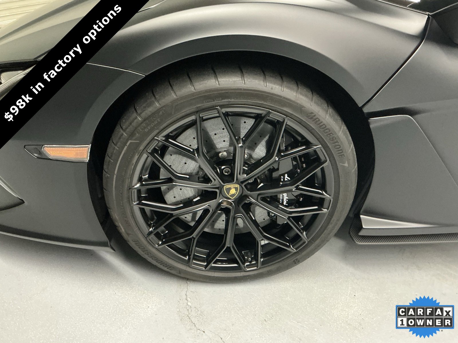 Used 2024 Lamborghini Revuelto image 4