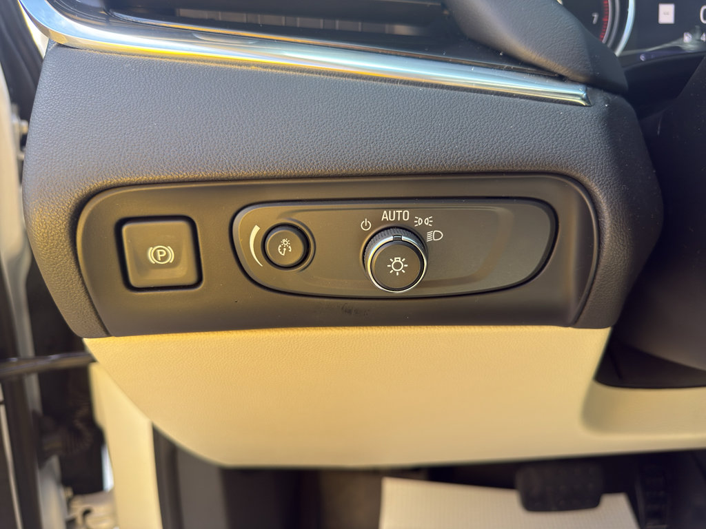 Used 2020 Buick Enclave Premium w/ Sun and Sites Package image 10