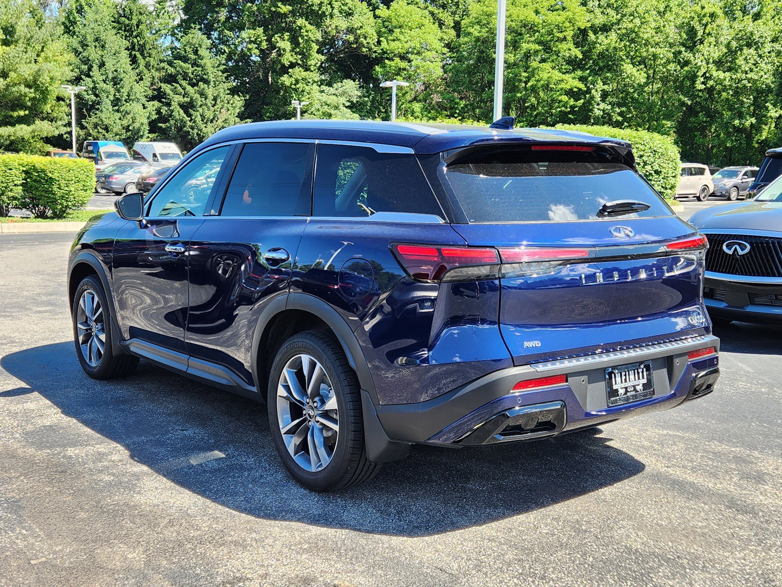 Certified 2023 INFINITI QX60 Luxe w/ Cargo Package AWD/4WD image 3