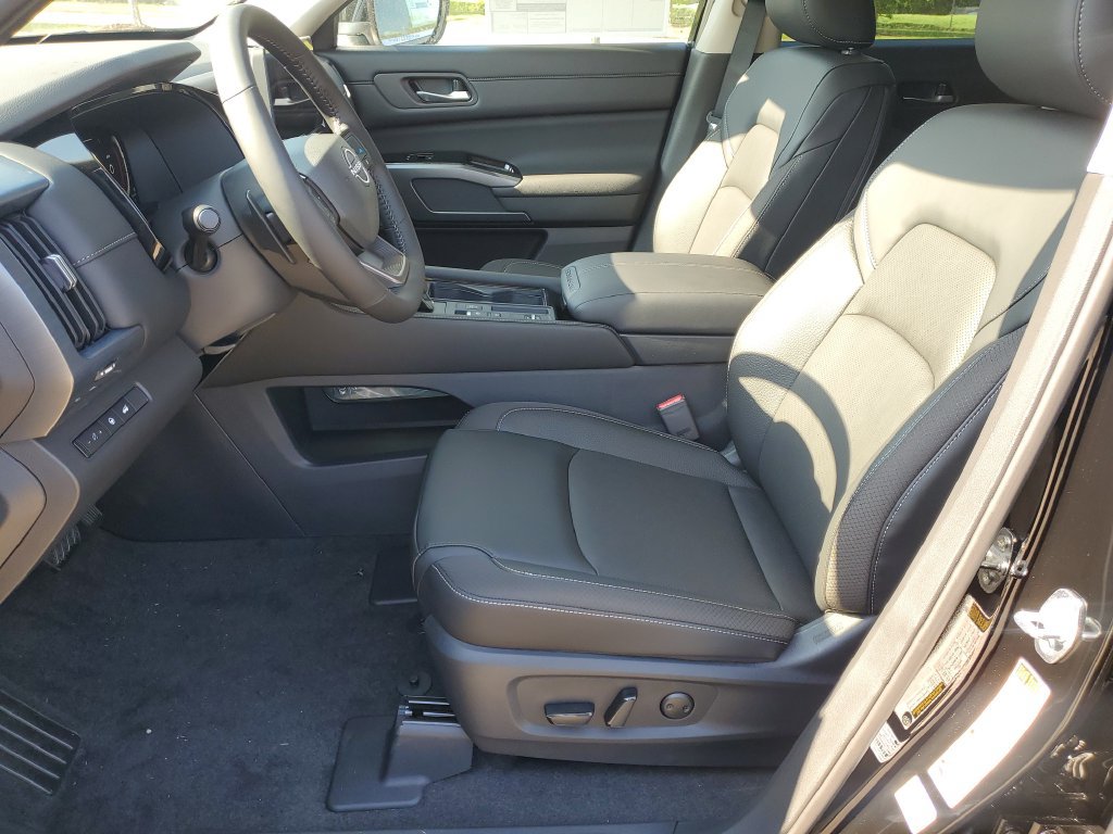 New 2026 Nissan Pathfinder SL FWD image 21