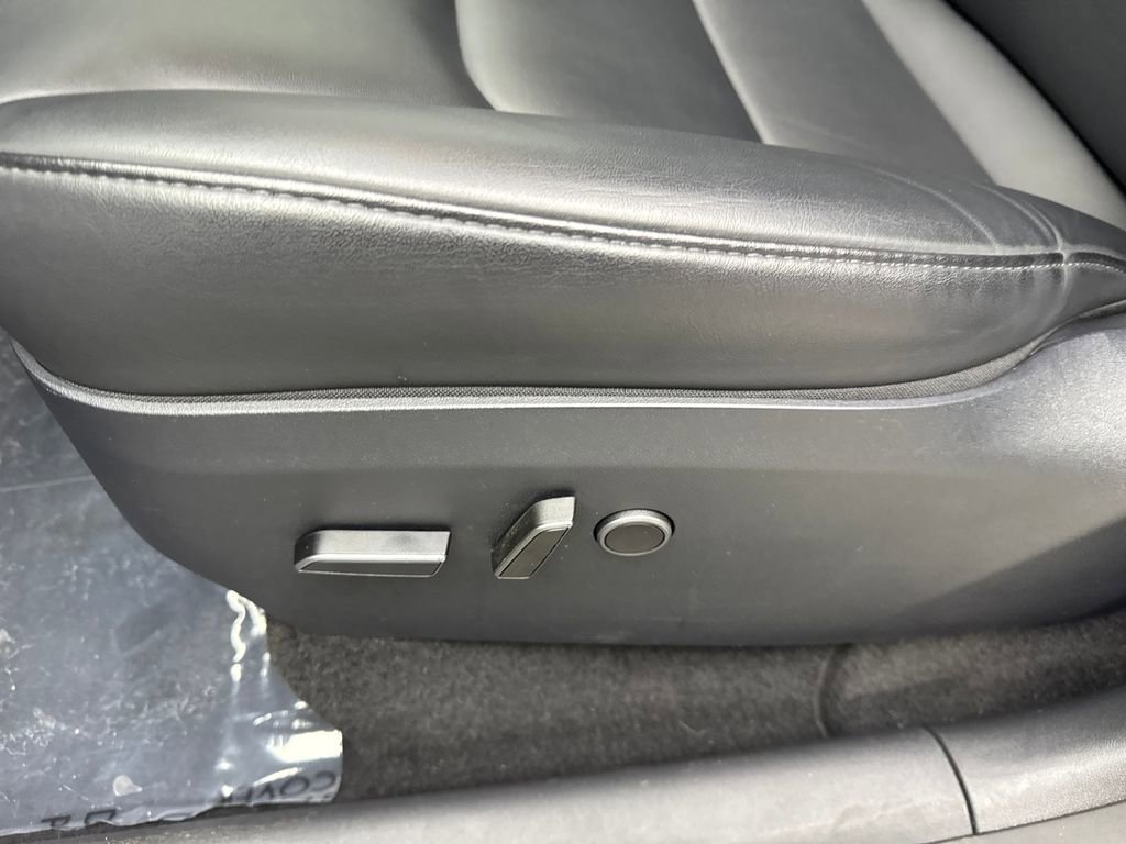 Used 2024 Tesla Model Y Long Range image 30