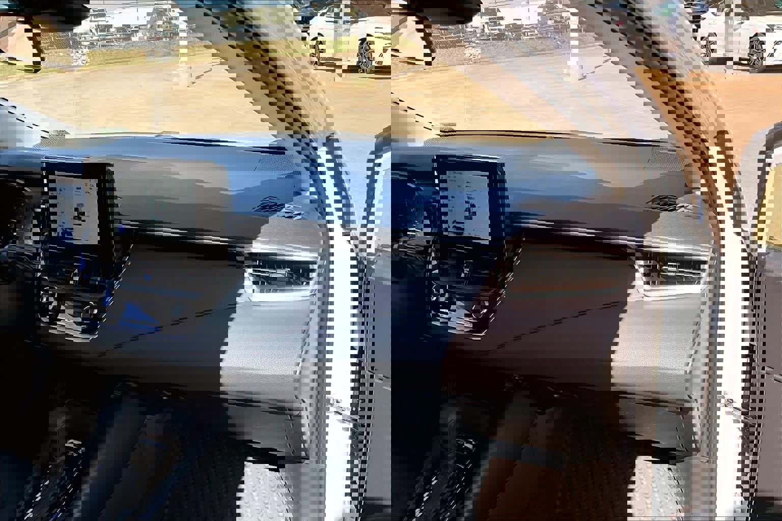 Used 2025 Toyota Corolla LE image 17