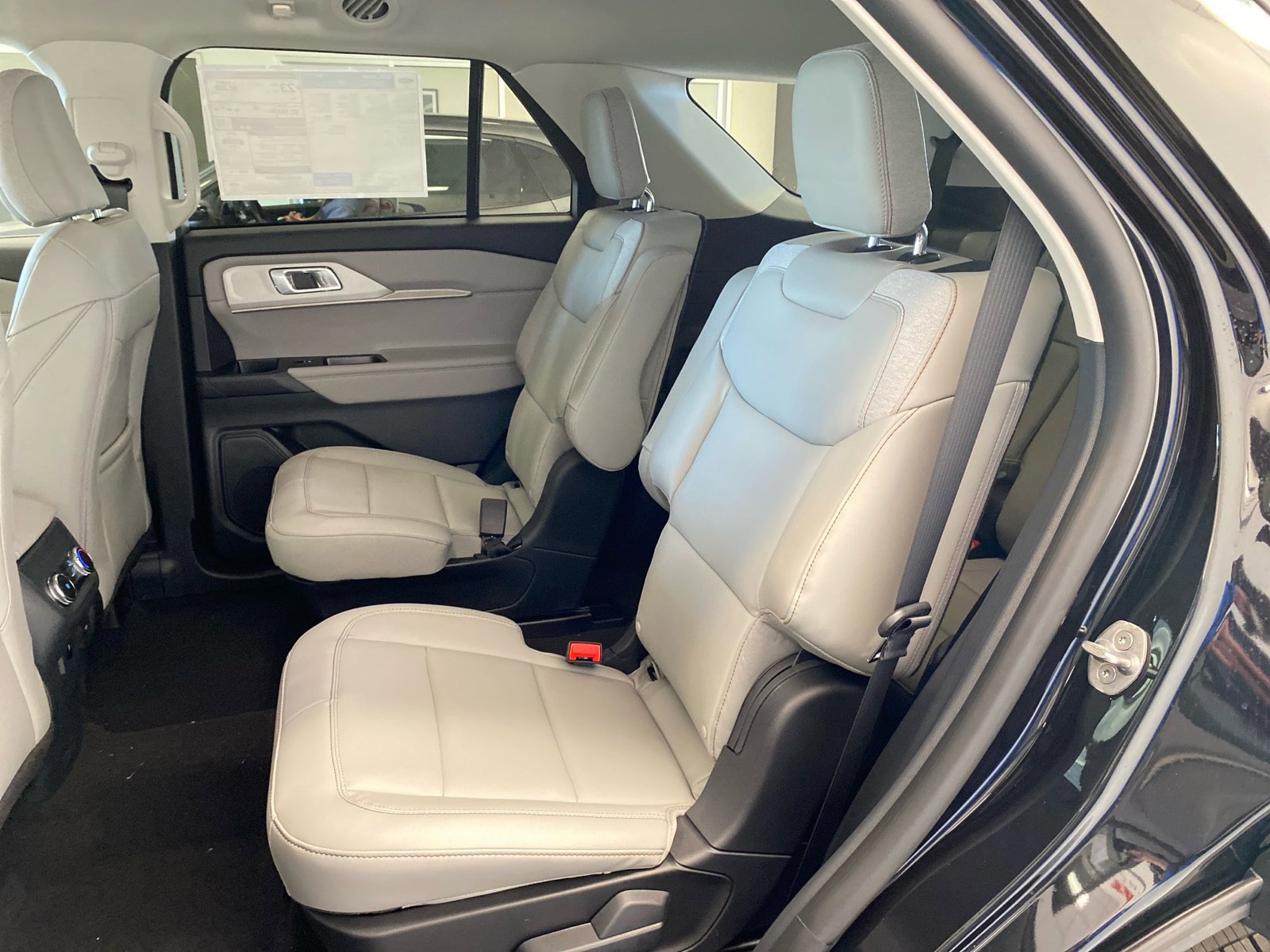 New 2026 Ford Explorer Active w/ Active Comfort Package AWD/4WD image 18