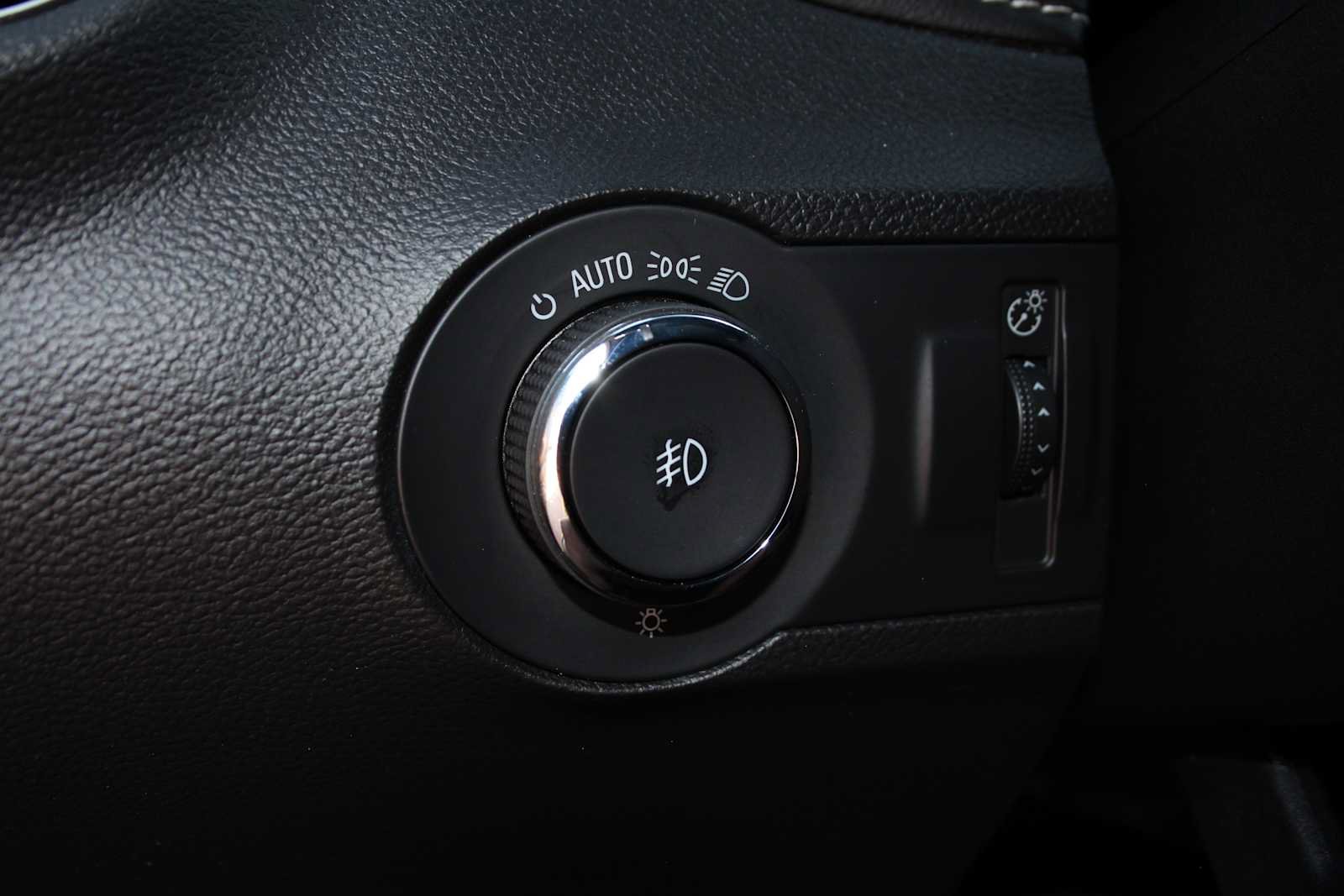 Used 2015 Chevrolet Camaro SS RWD image 29