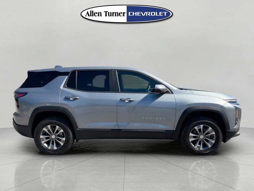 New 2026 Chevrolet Equinox LT w/ Convenience Package II FWD image 3