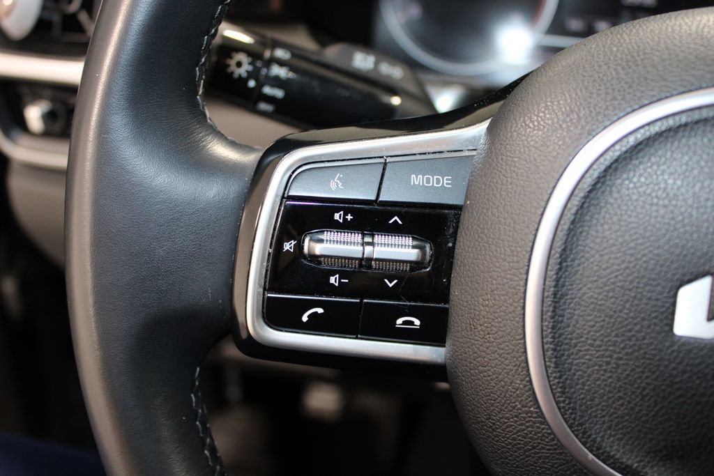 Used 2023 Kia Sorento S w/ Panoramic Sunroof Package image 21