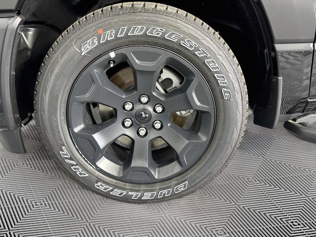 New 2026 RAM 1500 Express AWD/4WD image 23