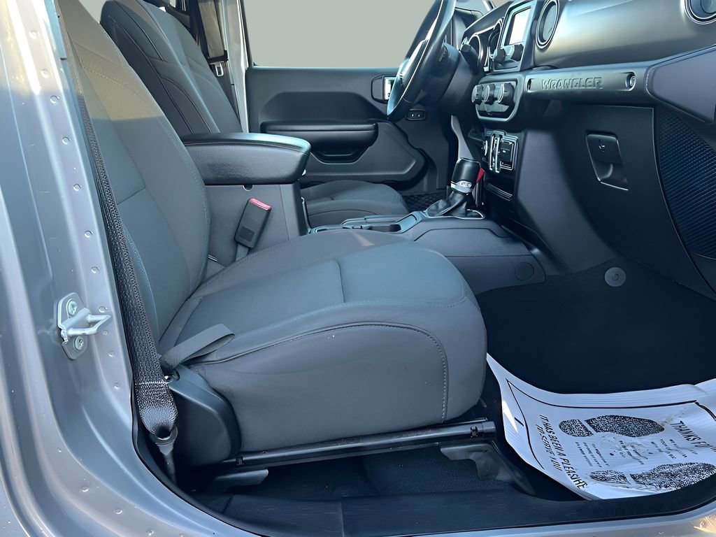 Used 2018 Jeep Wrangler Unlimited Sport S AWD/4WD image 30