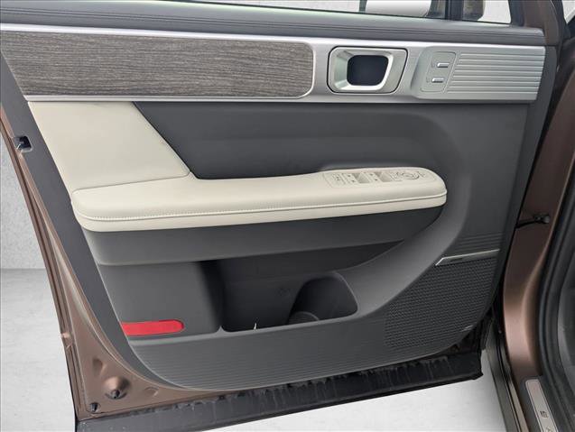 Used 2025 Hyundai Santa Fe Calligraphy image 16