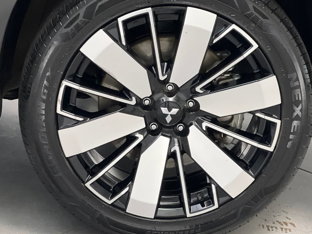 Used 2025 Mitsubishi Outlander SE AWD/4WD image 72