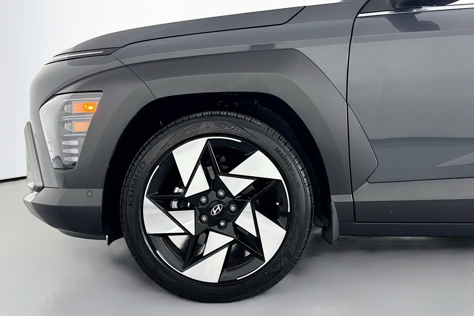 Used 2025 Hyundai Kona Limited image 10