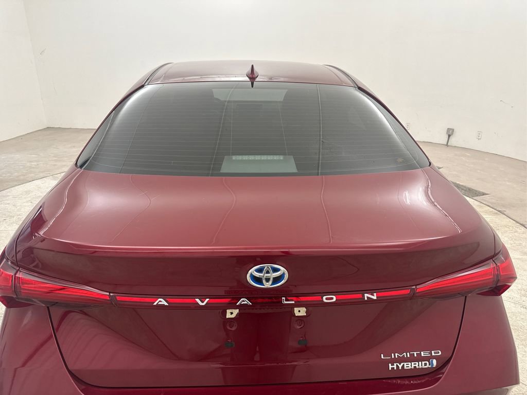 Used 2019 Toyota Avalon Limited image 21