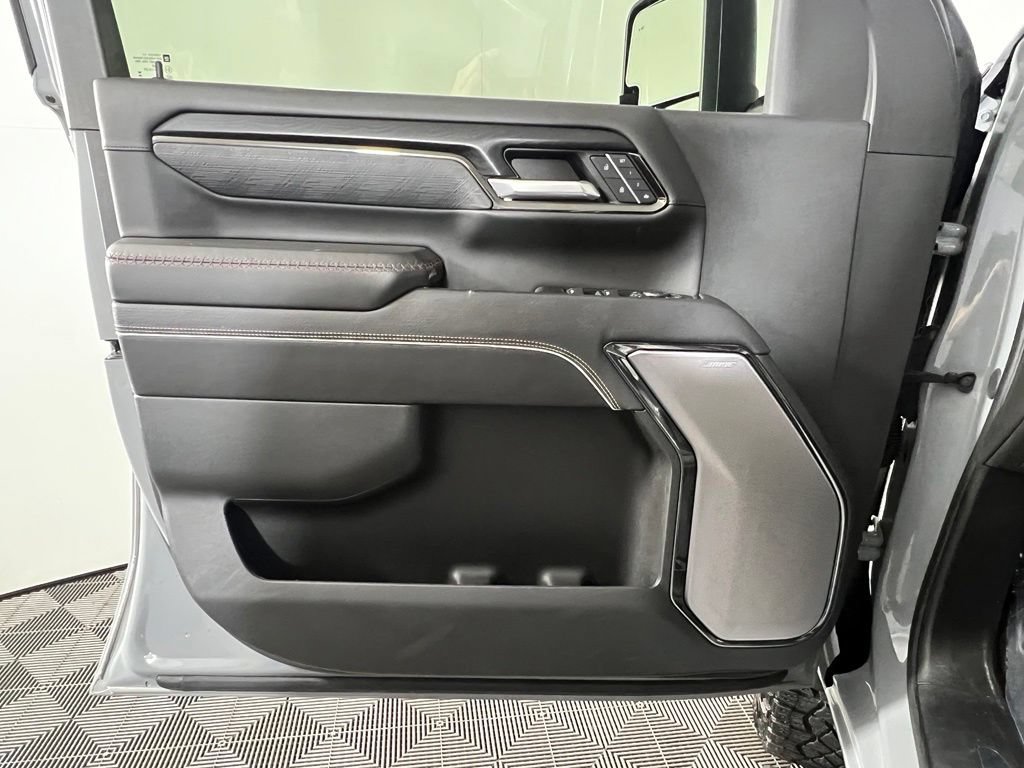 Certified 2025 GMC Sierra 2500 AT4X AWD/4WD image 15