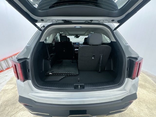 Certified 2026 Kia Sorento SX AWD/4WD image 23