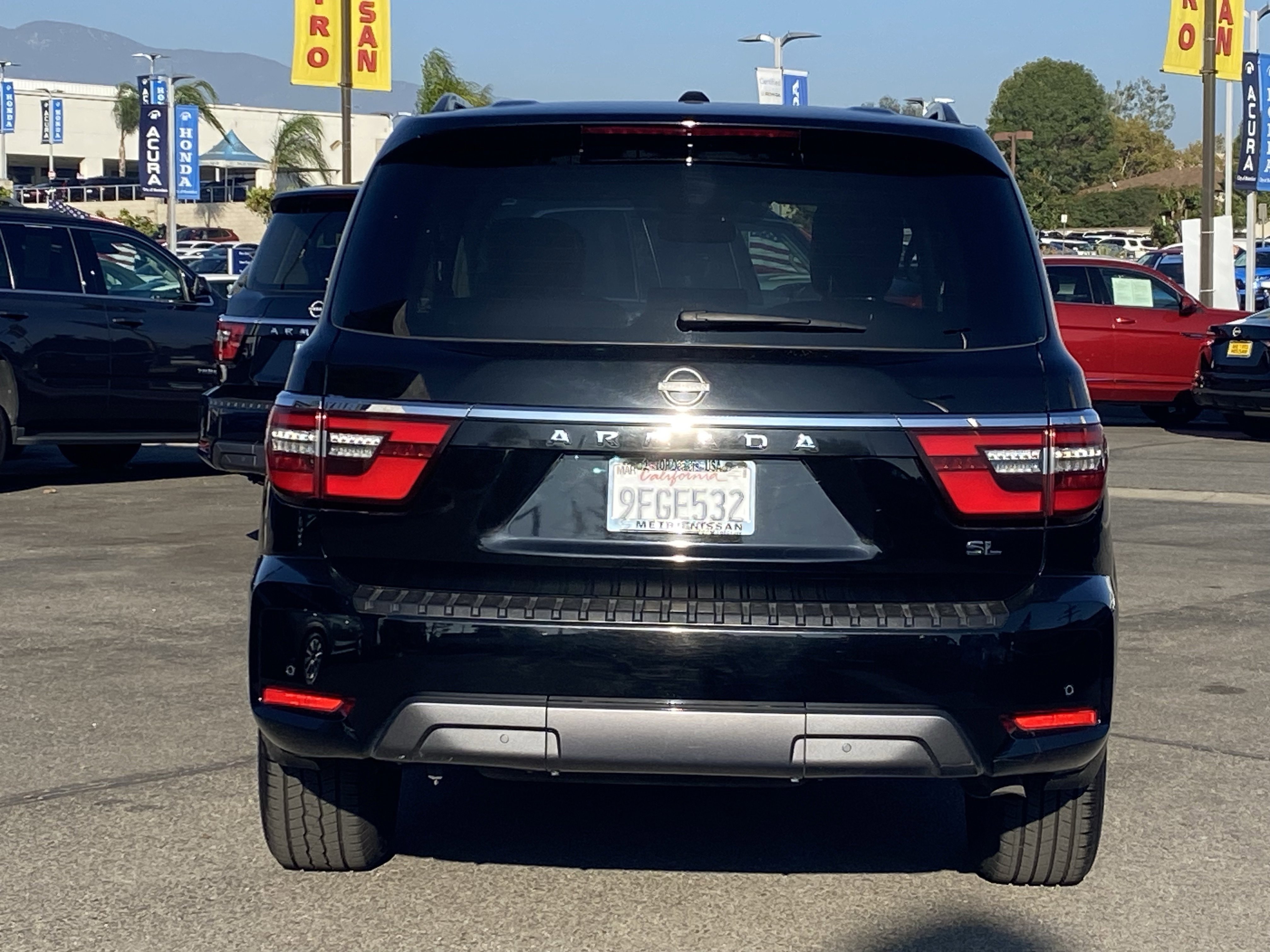 Used 2023 Nissan Armada SL w/ Captain's Chairs Package image 4