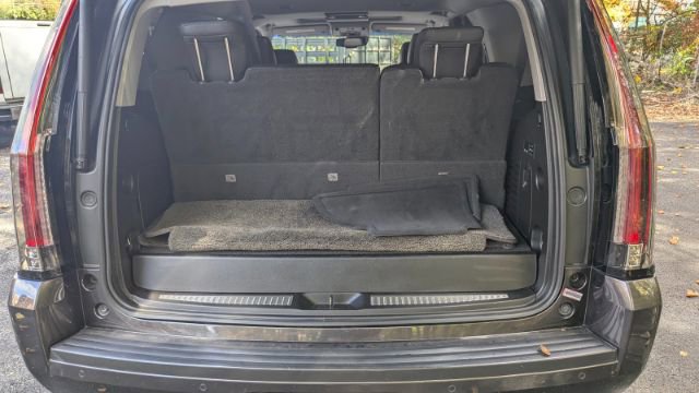 Used 2015 Cadillac Escalade Luxury image 26