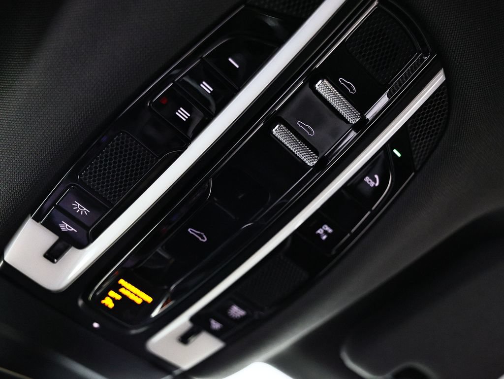 Used 2022 Porsche Panamera image 43