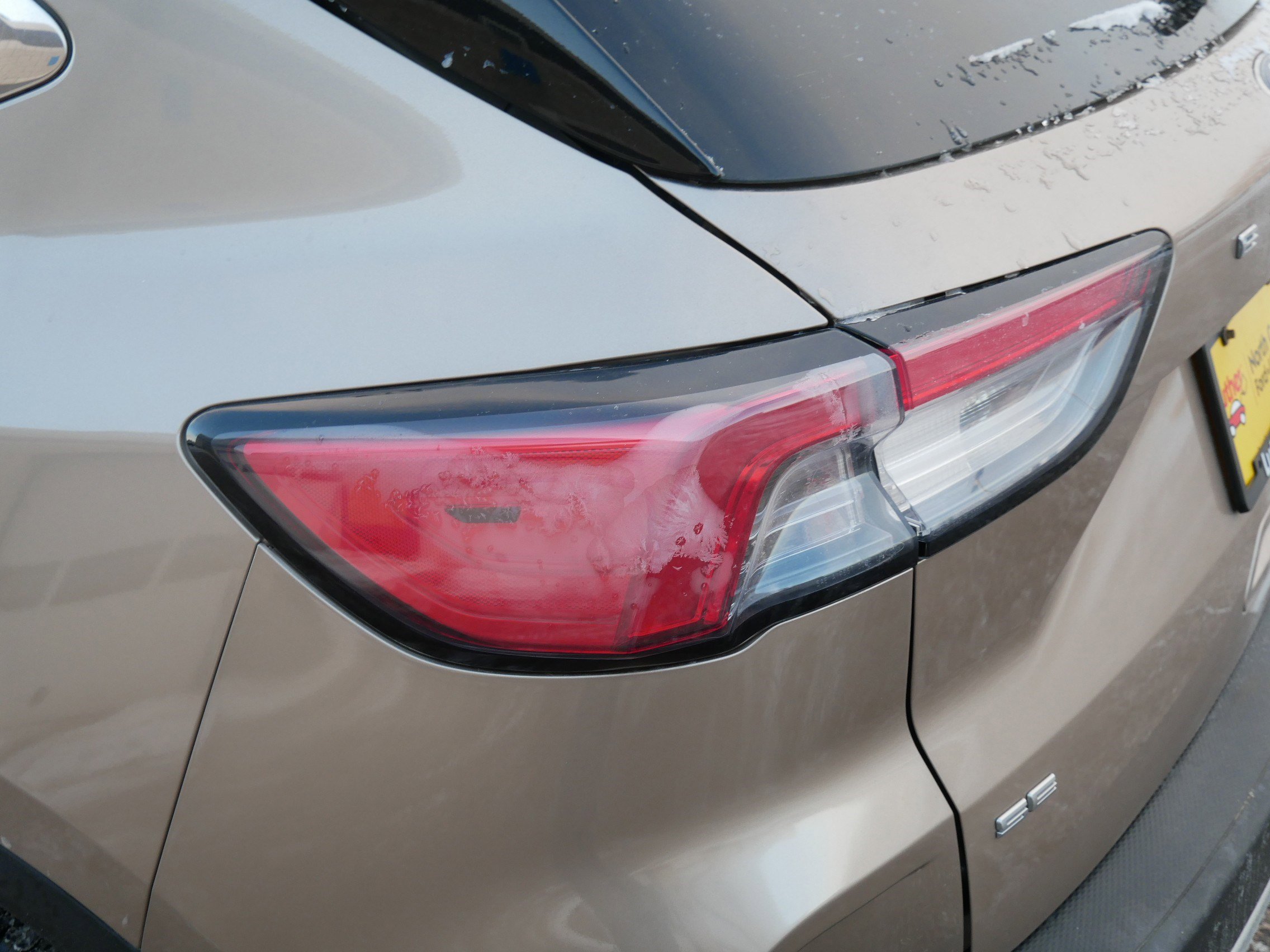 Used 2020 Ford Escape SE image 17