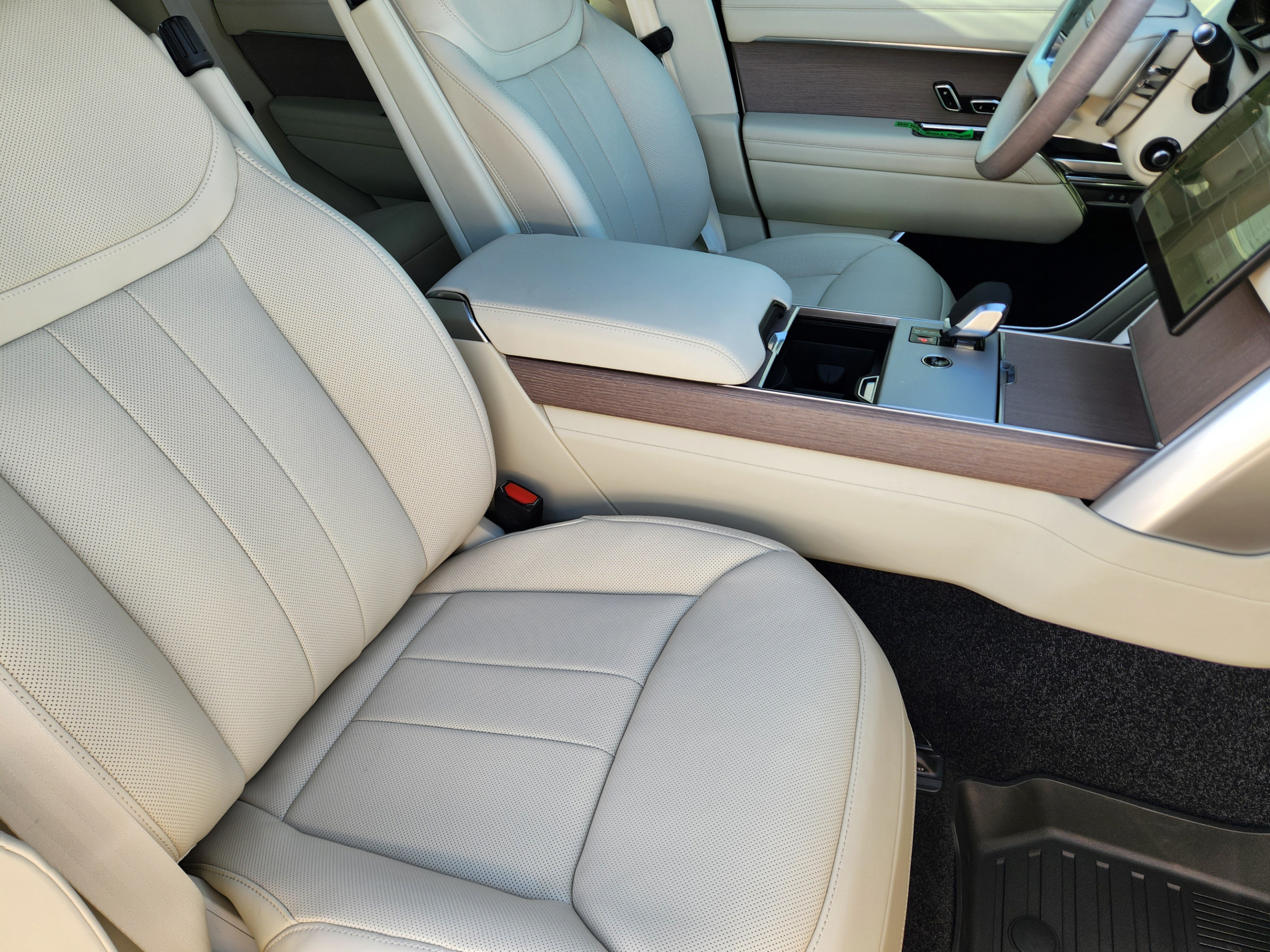 New 2026 Land Rover Range Rover SE AWD/4WD image 9