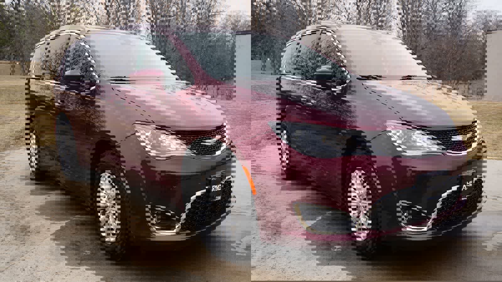 Used 2019 Chrysler Pacifica Touring Plus w/ Advanced Safetytec Group image 8