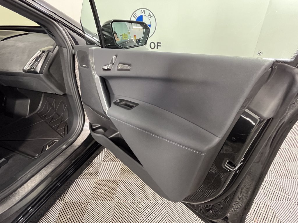 Certified 2026 BMW iX xDrive60 w/ M Sport Package AWD/4WD image 21