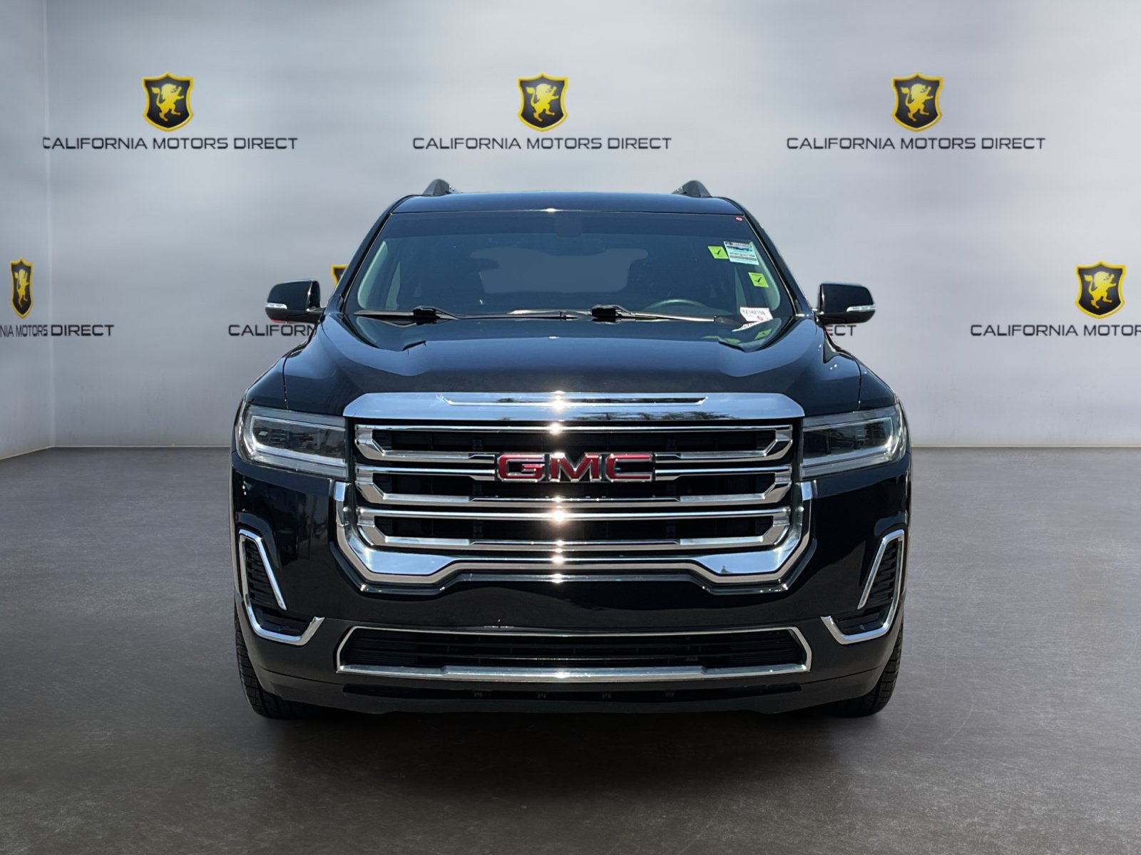Used 2021 GMC Acadia SLE w/ Driver Convenience Package FWD image 2