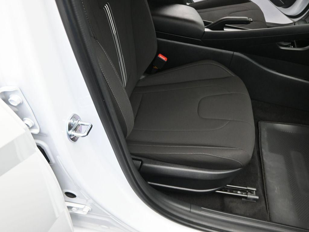 New 2025 Hyundai Elantra Sport image 34