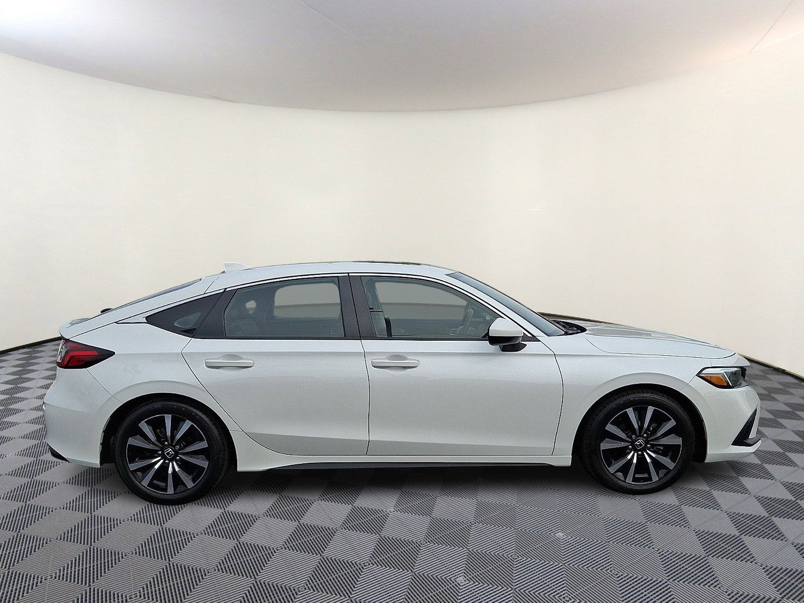 Used 2024 Honda Civic EX-L image 8