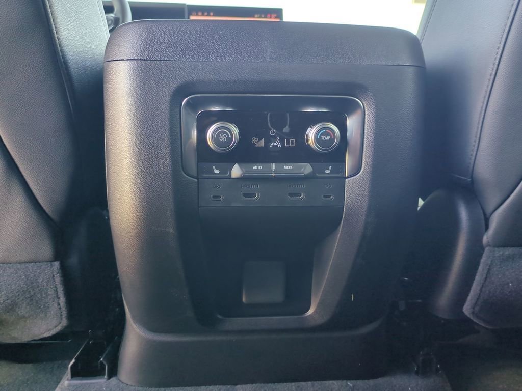New 2026 GMC Yukon XL AT4 w/ AT4 Premium Plus Package image 30
