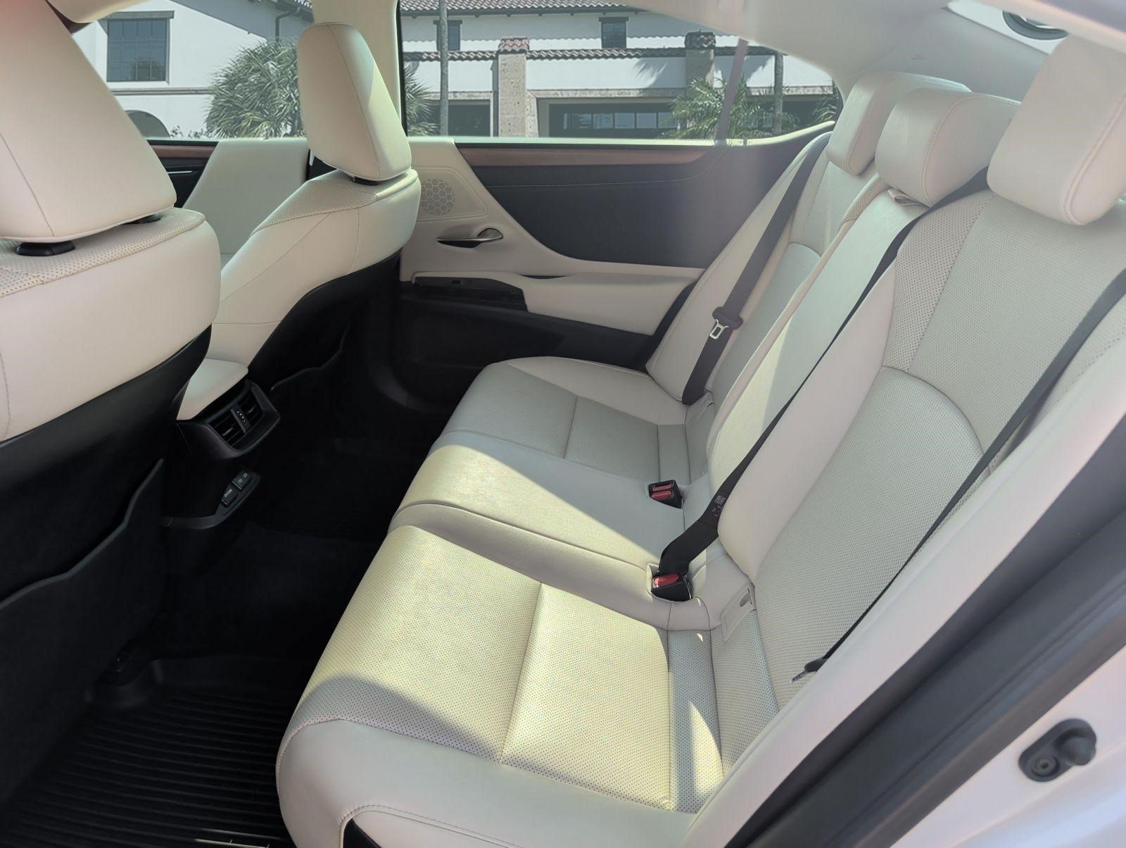 Used 2025 Lexus ES 350 w/ Premium Package FWD image 25