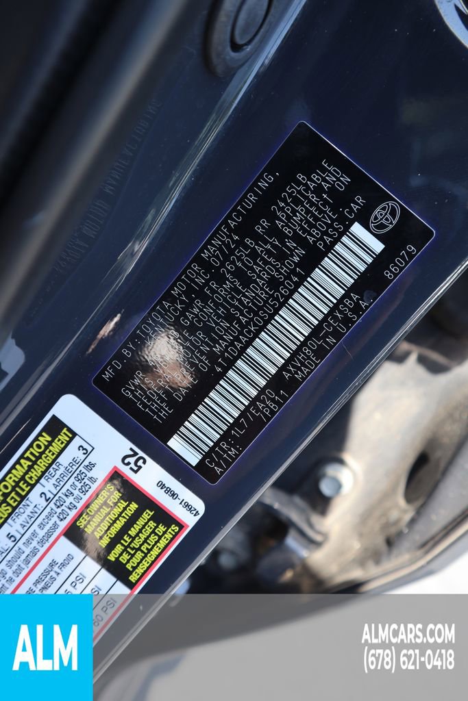 Used 2025 Toyota Camry SE image 35