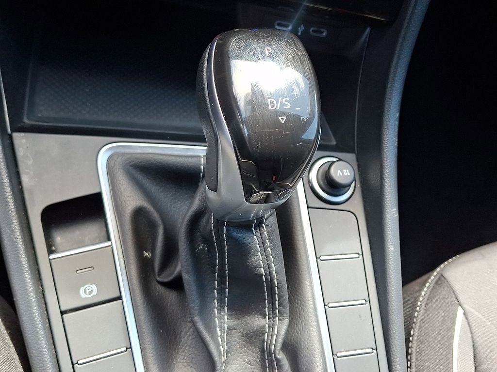 Used 2025 Volkswagen Jetta Sport FWD image 14