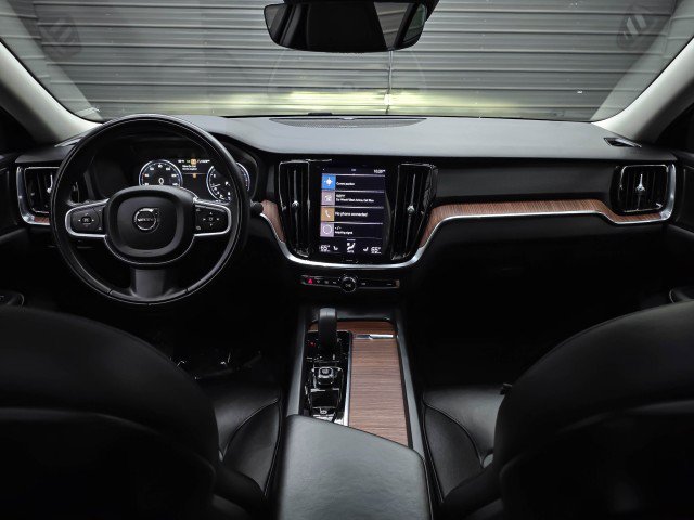 Used 2022 Volvo S60 B5 Inscription FWD image 11