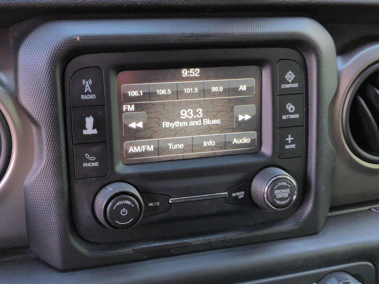 Used 2018 Jeep Wrangler Unlimited Sport AWD/4WD image 15