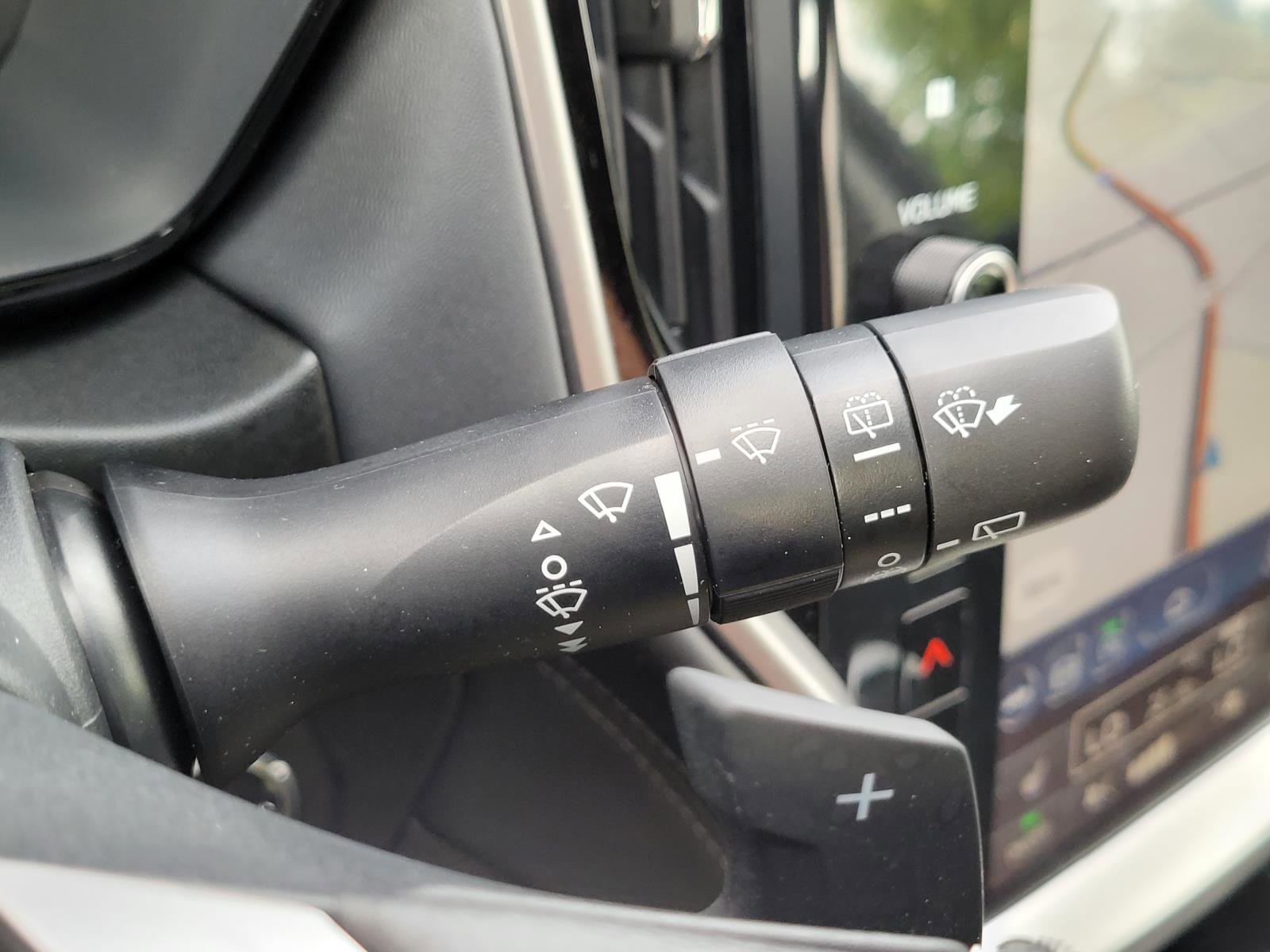 Certified 2025 Subaru Outback Premium image 32