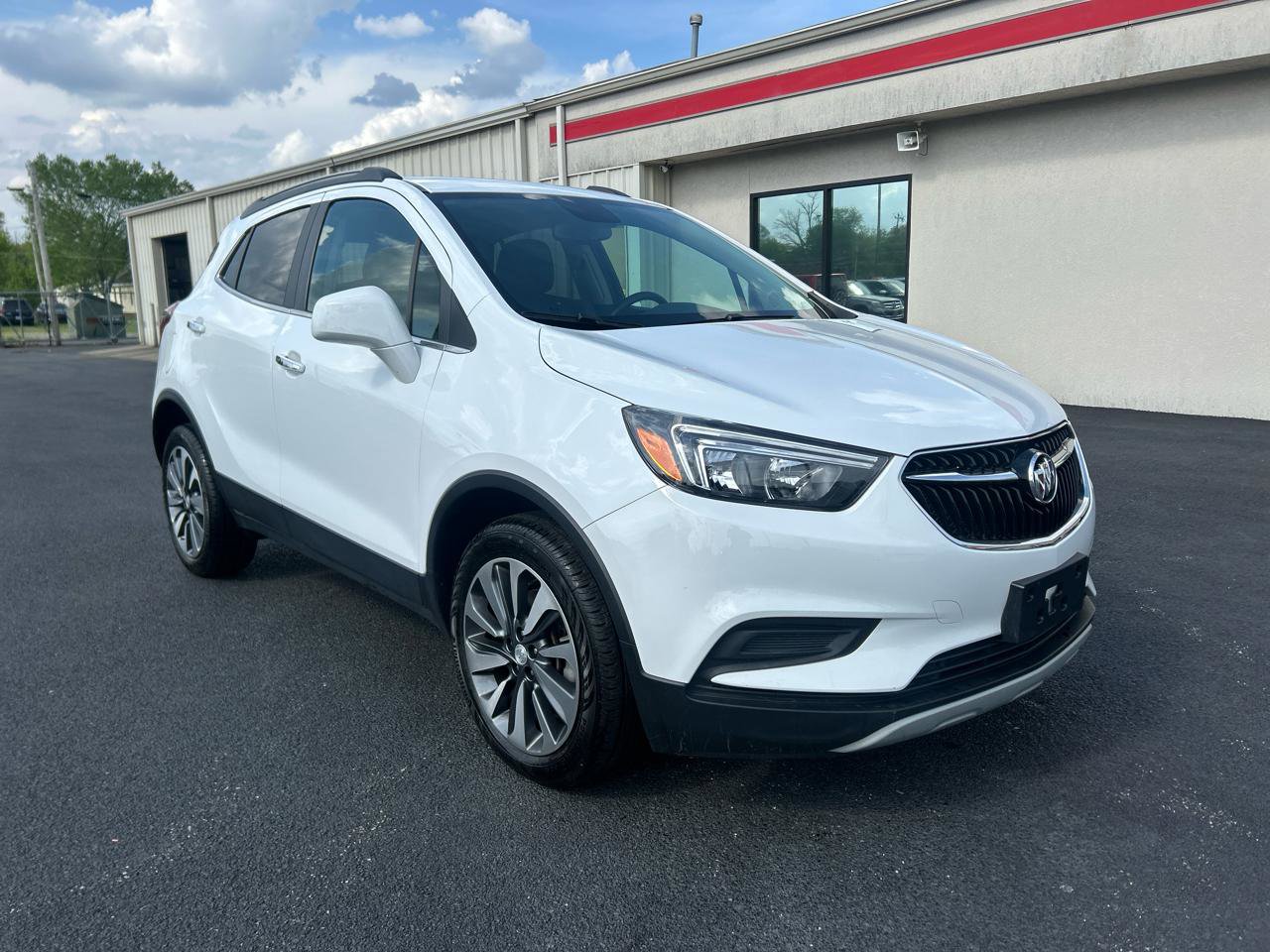 Used 2022 Buick Encore Preferred AWD/4WD image 3