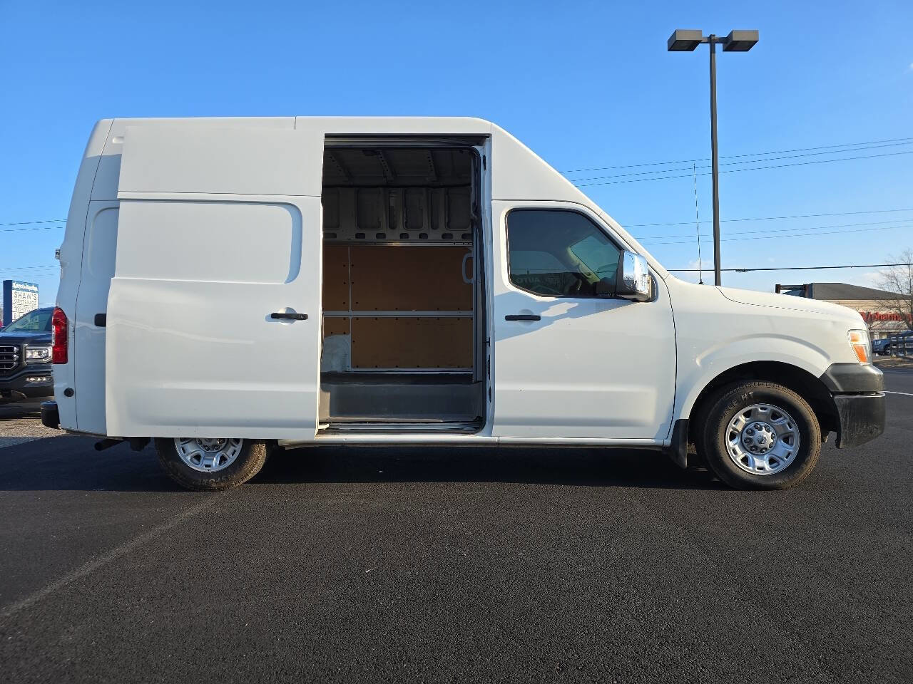 Used 2020 Nissan NV 2500 SV w/ Navigation Package image 2
