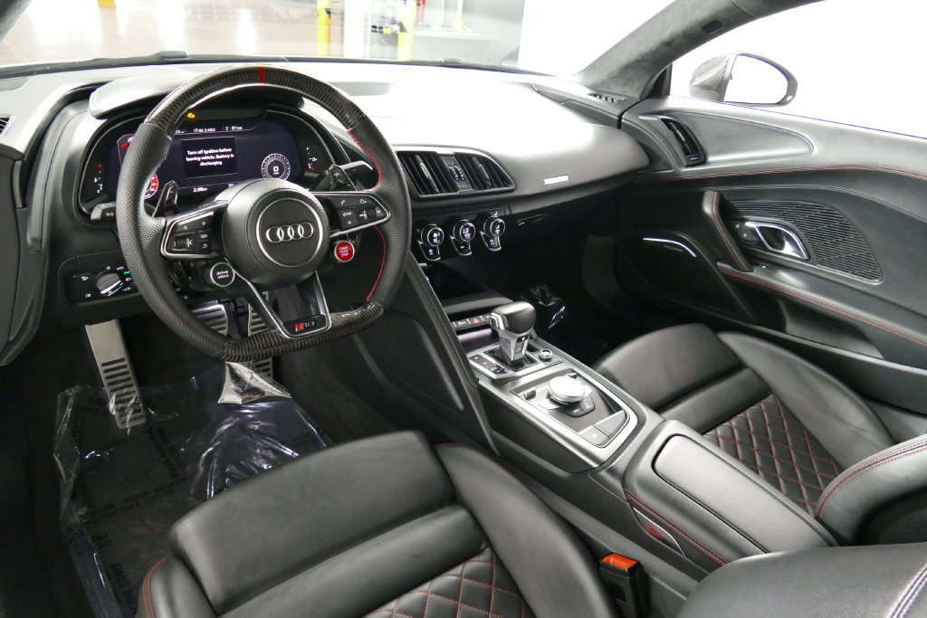 Used 2017 Audi R8 V10 w/ Carbon Exterior Package AWD/4WD image 37