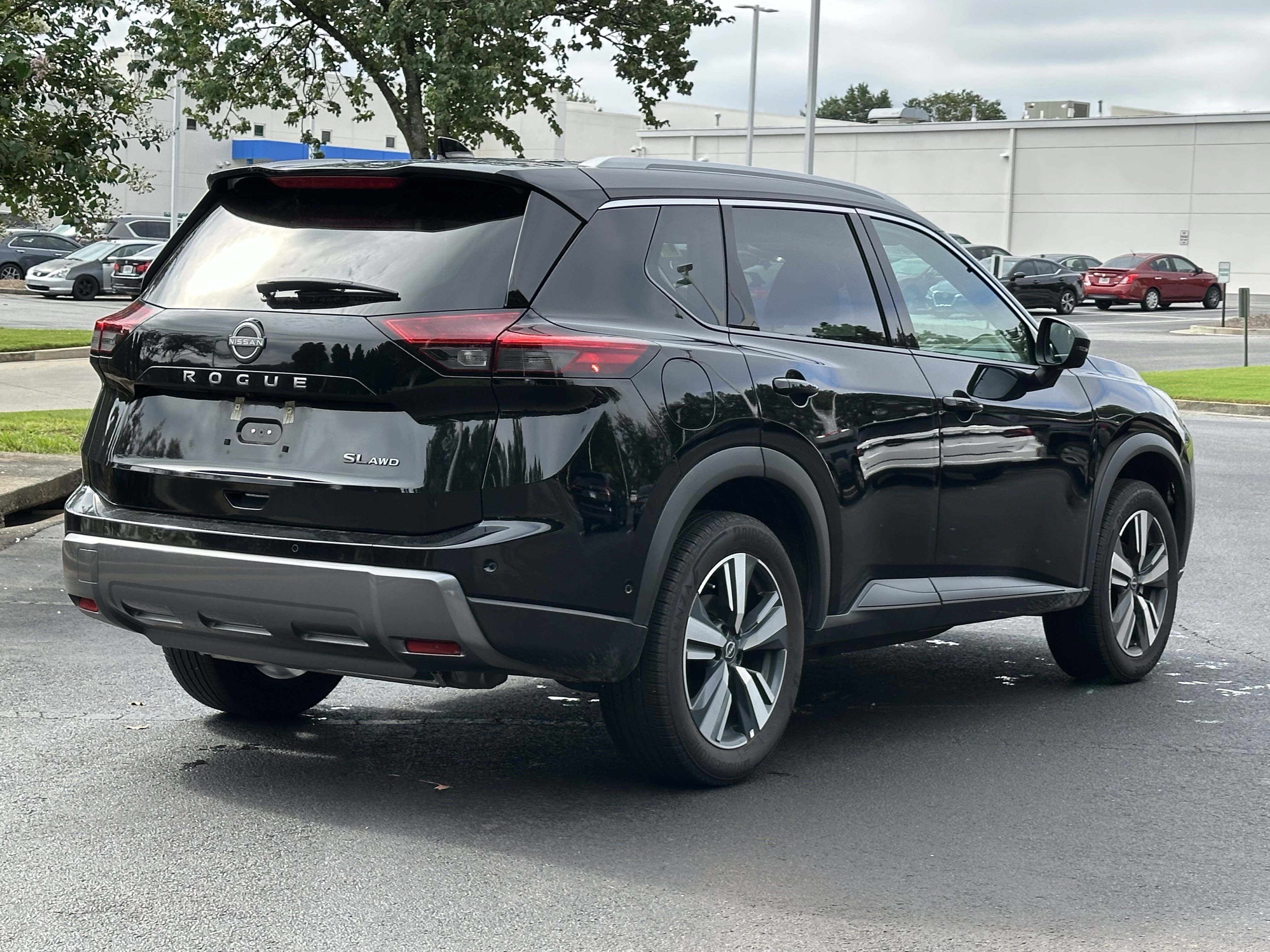 Used 2026 Nissan Rogue SL AWD/4WD image 11