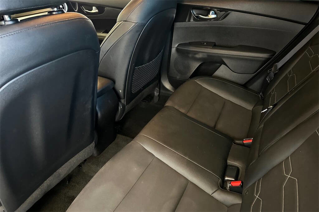 Used 2024 Kia Forte GT-Line image 12