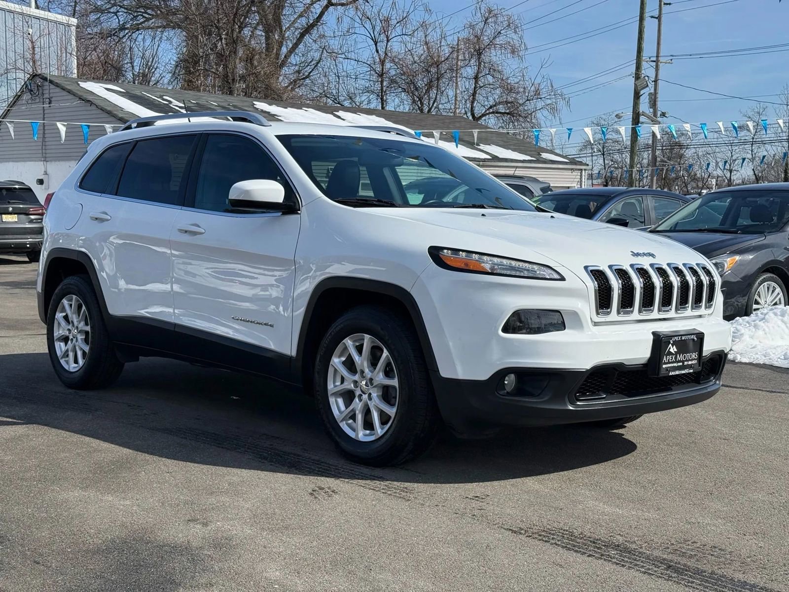 Used 2017 Jeep Cherokee Latitude w/ True North Edition image 3