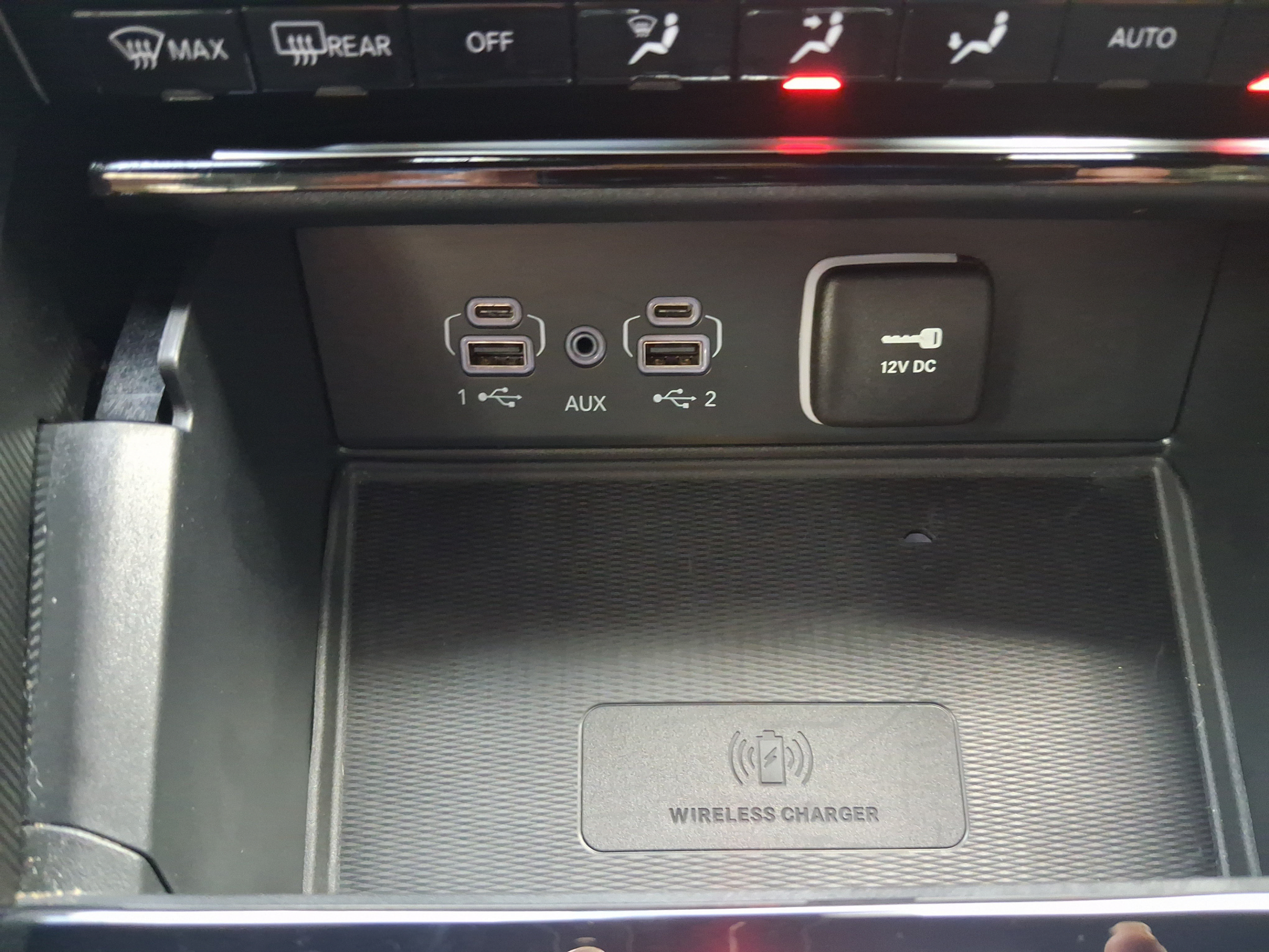 Used 2024 Jeep Grand Cherokee L Altitude RWD image 16