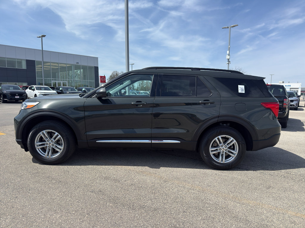 Used 2022 Ford Explorer XLT w/ Equipment Group 202A AWD/4WD image 6