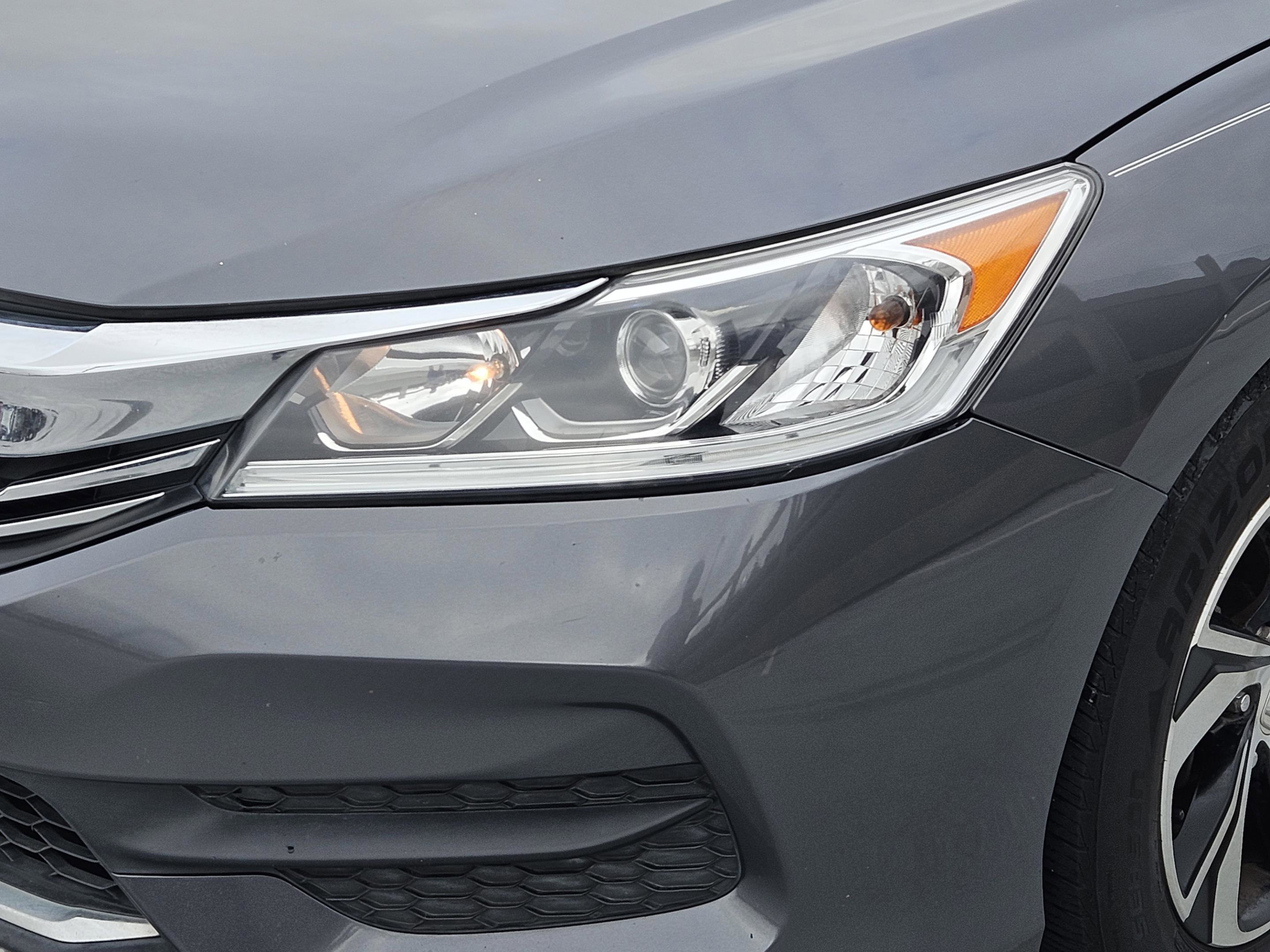 Used 2016 Honda Accord LX image 30