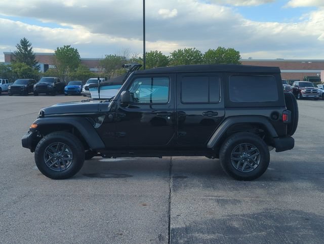 Used 2025 Jeep Wrangler Unlimited Sport AWD/4WD image 6